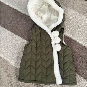 Aspen Girls 2T Quilted Hooded Vest with Faux Fur Trim